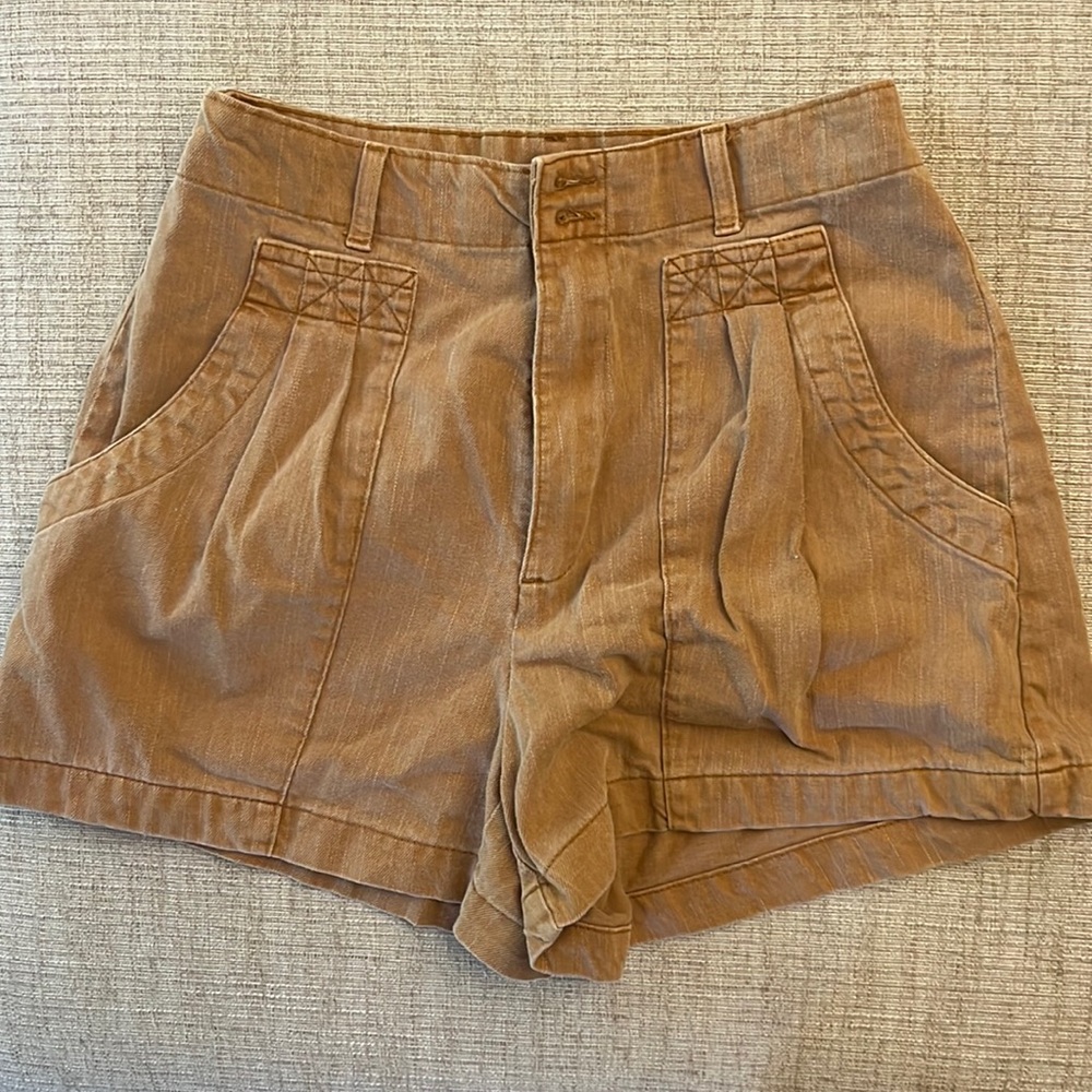 Universal thread womens cargo short size 6